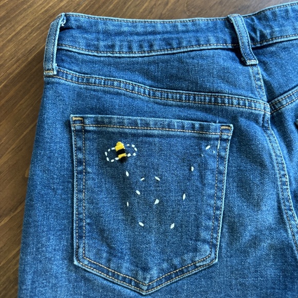 Hand Embroidered Old Navy Jean Shorts Size 6 $18 - Picture 9 of 9